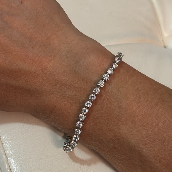 New In Box-Bracelet & Earring Set-Lab Created Diamonds-Silver Plated-7 1/4 in - Picture 12 of 16